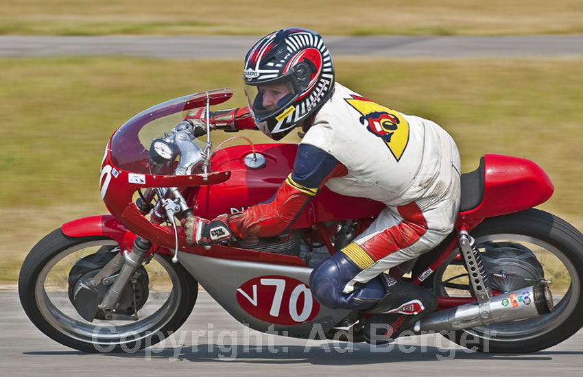 Odenwaldring Klassik - Walldürn 2011
Sandra Lambert, Ducati MK3, 1970 
