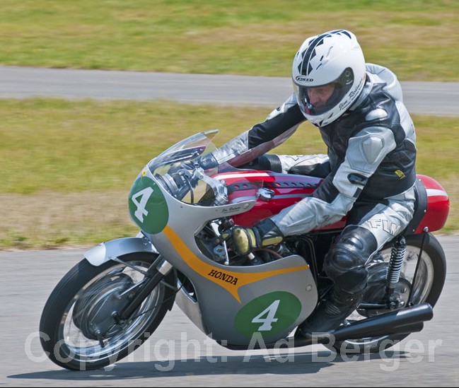 Odenwaldring Klassik - Walldürn 2011
Jürgen Wolz, Honda RC 163 Replica
