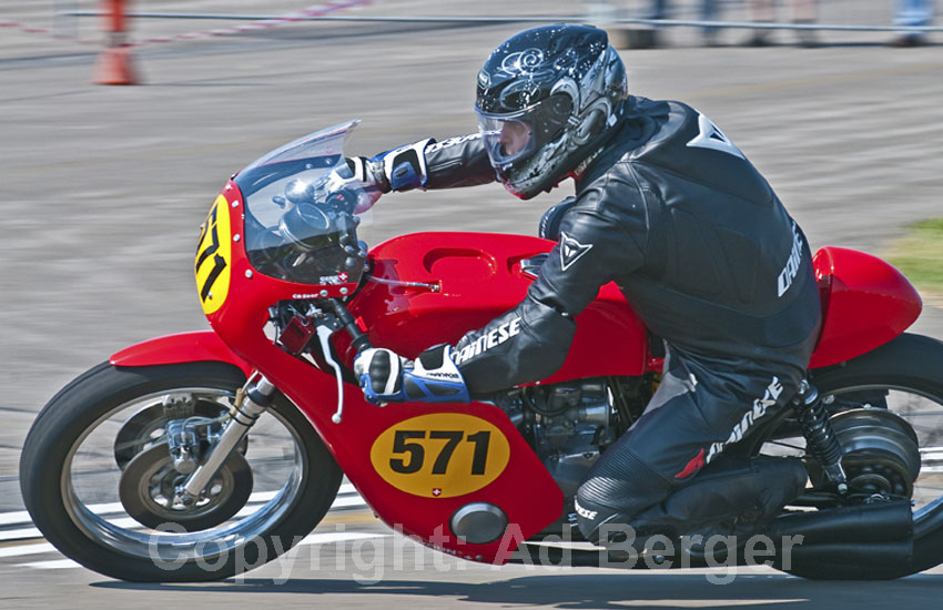 Odenwaldring Klassik - Walldürn 2011
Gerhard Wyder, Honda CB 500 F 
