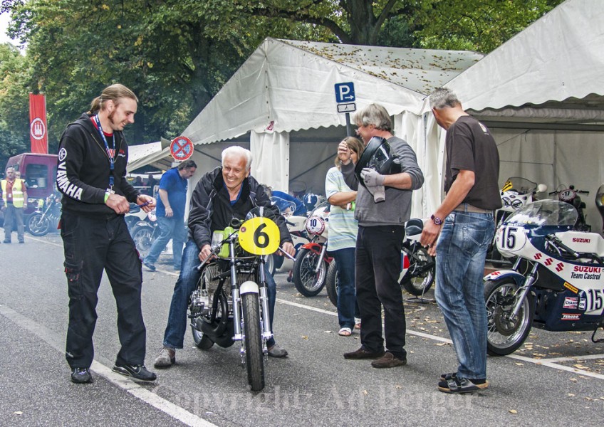Hamburger Stadtpark-Revival 2012
Kurt Florin mit seiner Kawasaki
