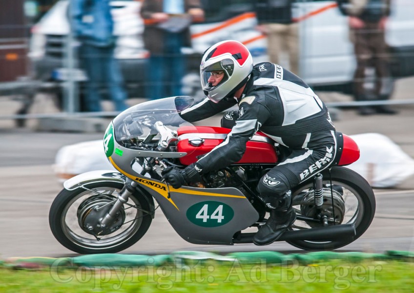 Odenwaldring Klassik - Flugplatz Walldürn
Hans-Peter-Elkmann-Honda-RC-163-Replika
