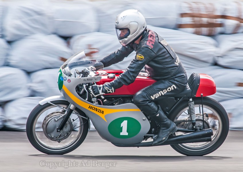 Odenwaldring Klassik - Flugplatz Walldürn
Jim Redman - Honda RC 163 Replika
