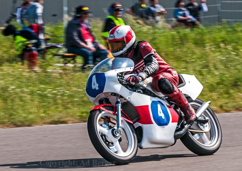 Odenwaldring Klassik - Flugplatz Walldürn
Reinhard Hiller-Yamaha-TZ350F-1979
