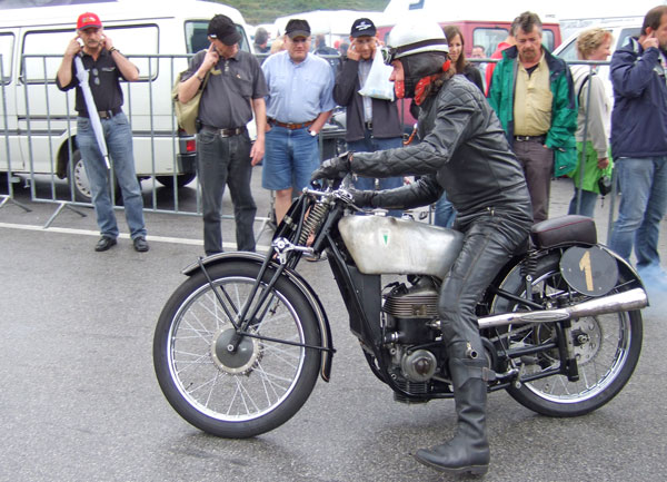 Stefan Knittel, DKW  SS 350, Bj. 1939
eines der lautesten Motorräder der Welt!
