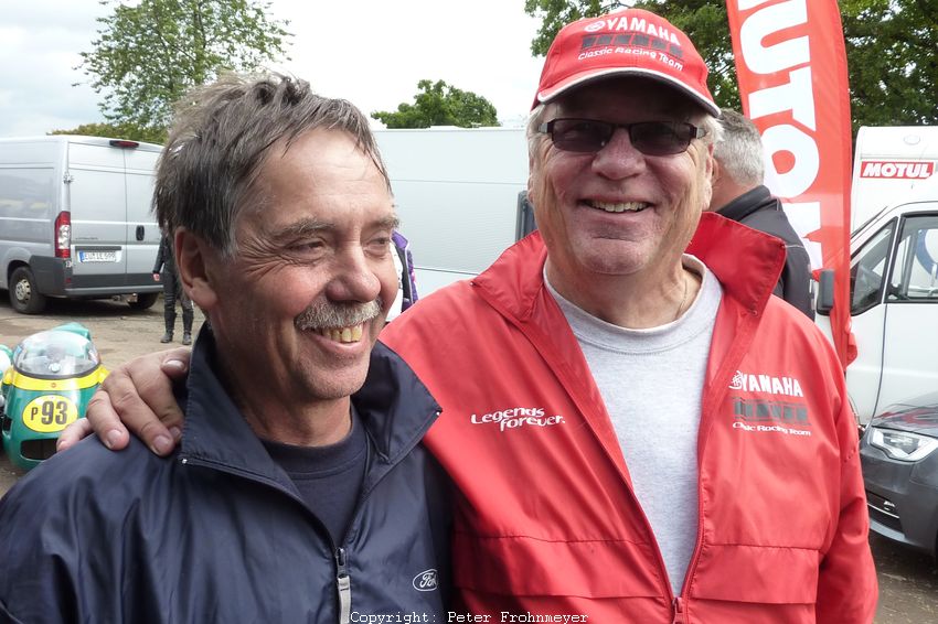 Schottenring Classic GP 2014
Beide waren mal Dritter in der Strassenweltmeisterschaft.
"Hirzel - Müller" und Pentti Korhonen. Hat mich sehr gefreut Hans Müller nach 33 Jahren wieder zu treffen!
