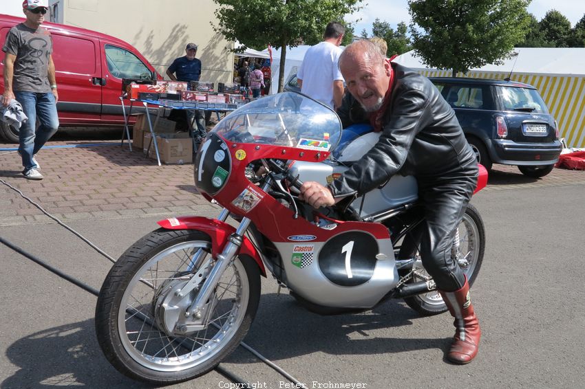 „4. Internationale Motorsport Klassik" - St. Wendel 2014
Gottlob W. Schweikhardt mit seiner originalen Maico 125
