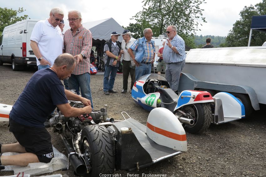 Schottenring GP 2015
Seitenwagen-Legende Adolf Hänni (3x Weltmeister), Dieter Busch, im Hintergrund „Sideways Sid“ Siegfried Schauzu
