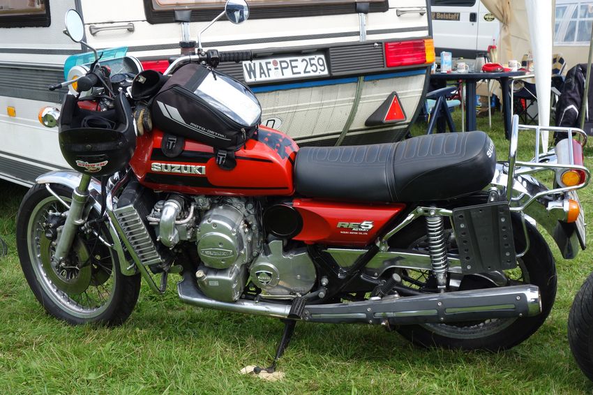 TECHNORAMA Hildesheim 2015
Suzuki RE 5 - Produktionszeitraum von 1975 bis 1978
(RE = Rotary Engine = Wankelmotor, 5 = Kammervolumen rund 500 cm3)
