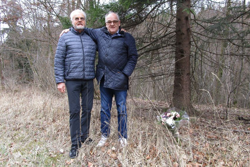  VeRa Treffen 2019 - Kulinarium/Solitude
Bob Brown verünglückte am 23.07.1960 auf der Solitude-Rennstrecke tödlich.
Dieter Braun und Ferry Brouwer legten zum Gedenken Blumen an die Unfallstelle.
