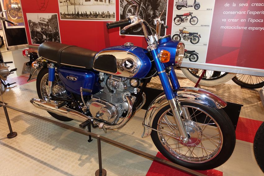 Honda CD 175 - 1973
