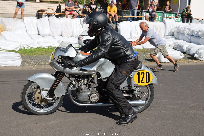Schottenring Historic GP 2023
Sven Heimberger, Neckarsulm
NSU Rennmax R225303, 1953,
248 ccm
Foto: Hartmut Reuschel
