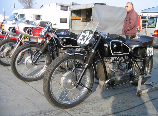 E32
H. Heim, BMW R51RS, 500ccm, BJ.1938
