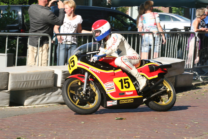 Historische motor GP Eext - 23 augustus 2015
Wil Hartog - - Foto: Gijs van Veluw
