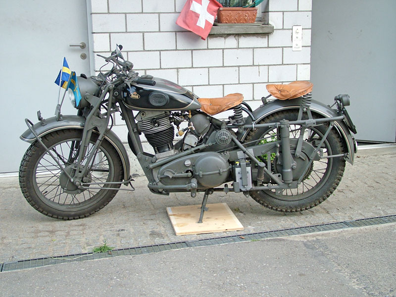 Monark Albin M-42 / 500ccm, Schwedisches Armeemotorrad 1942-44, 3000 Stück gebaut,
Dieser Motor war die Basis für die schwedischen 4-Takt 500ccm Motocross Maschinen Husqvarna- Hedlund, Monark und Lito. Alle gewannen WM-Titel.
