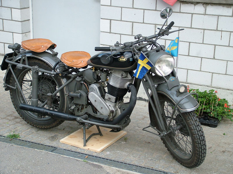 Monark Albin M-42 / 500ccm, Schwedisches Armeemotorrad 1942-44, 3000 Stück gebaut,
Besitzer ist der Schwede Martin Lechleitner

