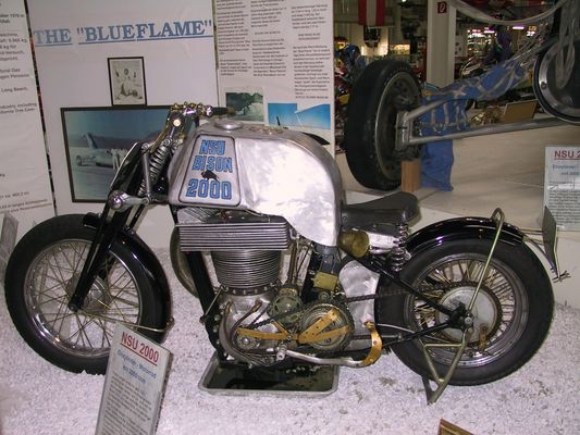 NSU 2000
Schlüsselwörter: dieses Monster steht auch in Sinsheim