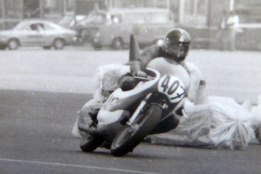 1977 B-Lizenz OMK Pokal 
Klasse 350 cc, Flugplatzrennen Kassel-Calden,
technischer Ausfall wegen abgesprungener Kette auf Platz 13
