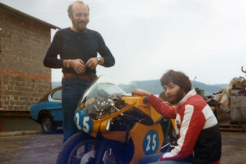 1978 B-Lizenz OMK Pokal
Klasse 350 cc Avus Berlin, Sturz im Pflichttraining, 
ADAC-Funktionär lief in der Boxengasse ins Motorrad
