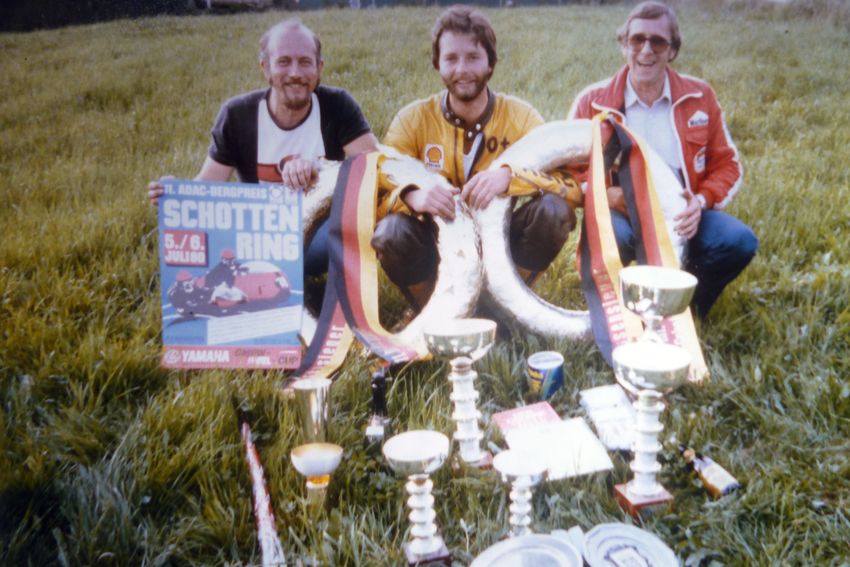 1980 I-Lizenz
Bergpreis Schottenring 1980
Startnummer 229 Klasse 250 cc - Platz 1
Startnummer 242 Klasse 350 cc
Tagesschnellster – Platz 1
