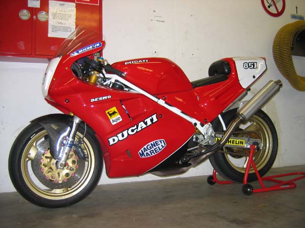 Ducati 851
