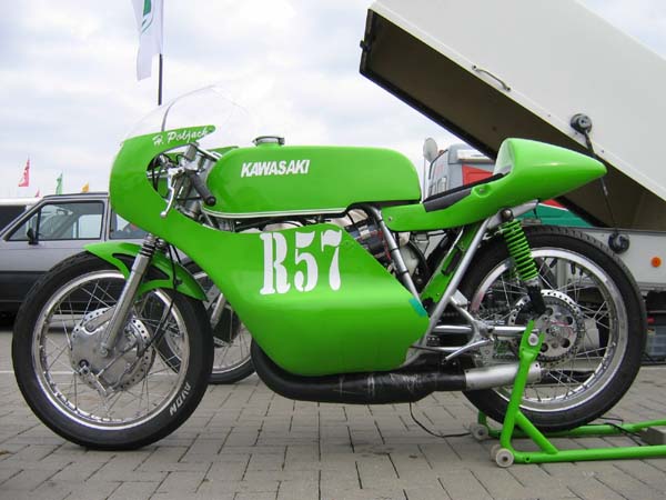 R57
Fahrer: Hans Poljack, Kawasaki A1R 250 ccm, 1967
