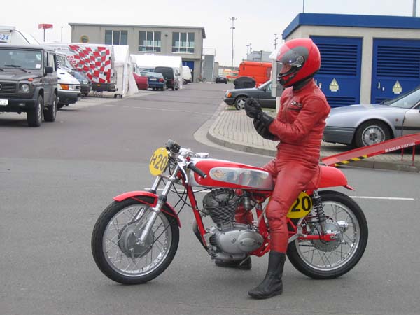 H20
Thomas Hardt, Ducati Monza 250 ccm 
