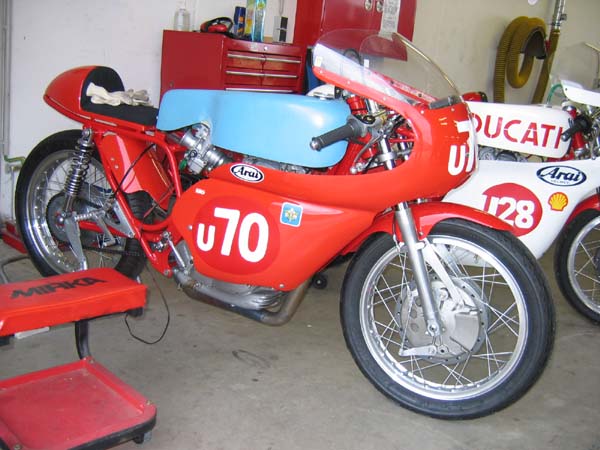 V70
Fahrer: Paul Stanick,  Ducati Desmo350 ccm, 1968

