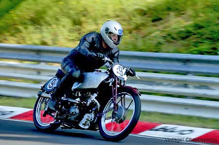 Wolfgang Schneider mit der Schneeweiss Spezial DKW Kompressor
