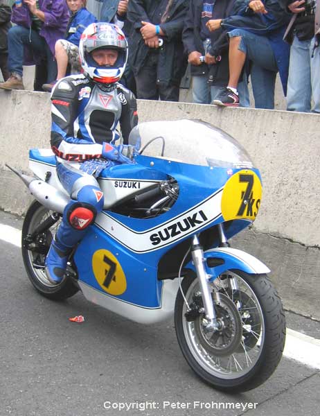 Kevin auf seiner 500ccm Suzuki
