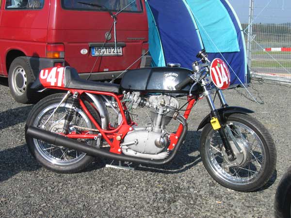 U41
Jens Stodt, Ducati Desmo350, BJ1973
