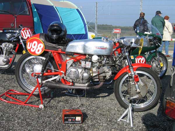 U98
H. Huss, Aermacchi TV350, BJ1971
