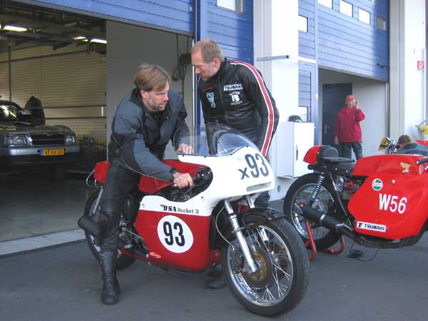 X93
Rob van der Pijl, BSA Rocket3/Rob North
