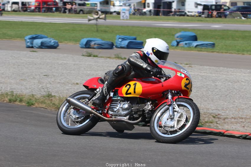 Bernd Pöllmann, Aermacchi 350
Foto: Thomas Haas
