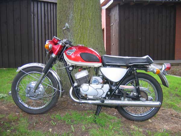 Kawasaki A1 250 Samurai von 1968
Copyright: Peter Frohnmeyer
