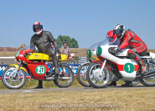 Classic Racing Moergestel 2006
20-Toby Hogenhout - Maico MD250
1 - Phil Read

