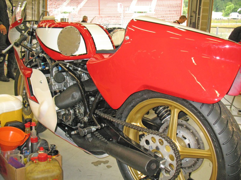 Bikers Classics 2011
Yamaha TZ750 - Schwinge mit einem Federbein
