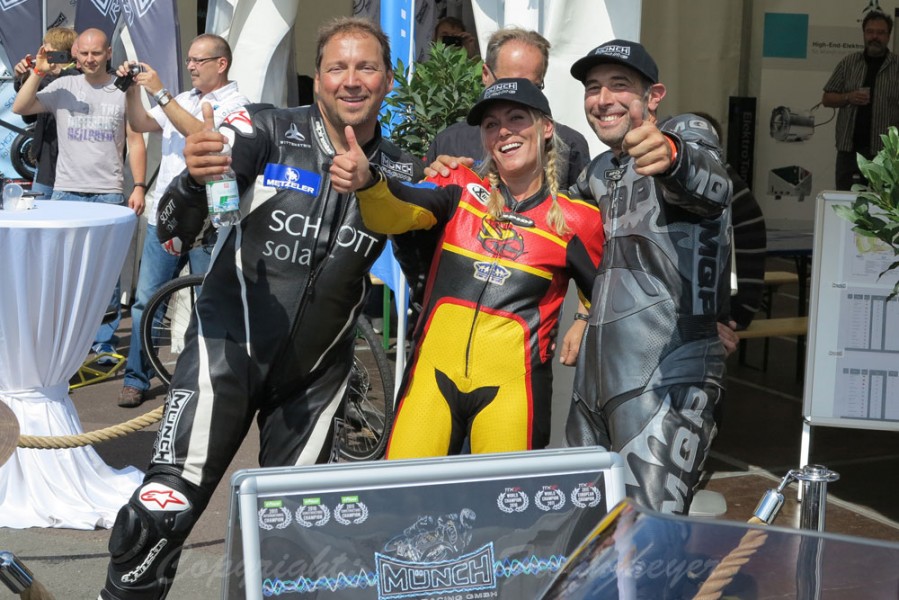 German Speedweek 2012 - FIM e-Power
Münch Racing Team - M. Himmelmann, Katja Poensgen, Thomas Schuricht
