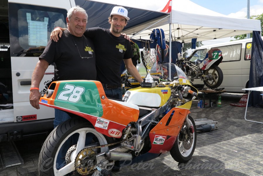 German Speedweek 2012 - ICGP
Vater + Sohn Dorfner - ICGP-Sieger bis 250ccm - Rotax Nico Bakker
