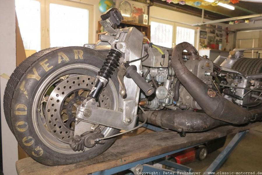 Wassergekühlter 4 Zylinder 500ccm Motor
