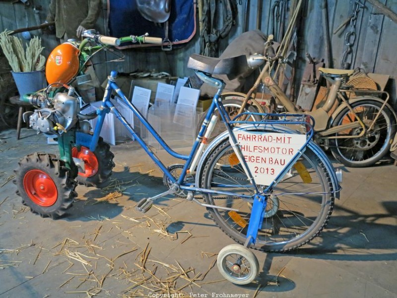 Auto & Technik MUSEUM SINSHEIM
Fahrrad mit Quickly Hilfsmotor
