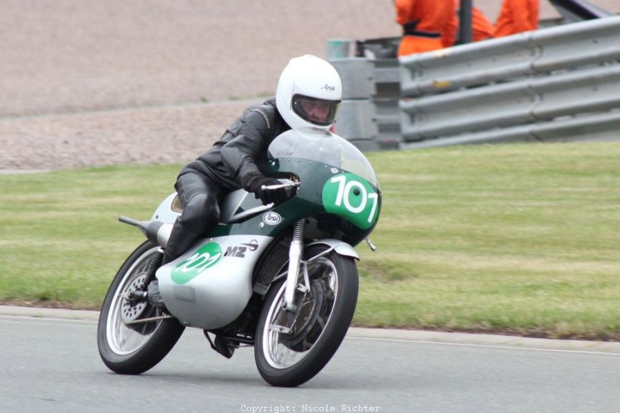 Sachsenring Classic 2015
MZ RE - Sonderklasse
Der ehemalige MZ Werksfahrer Heinz Rosner
Foto: Nicole Richter
