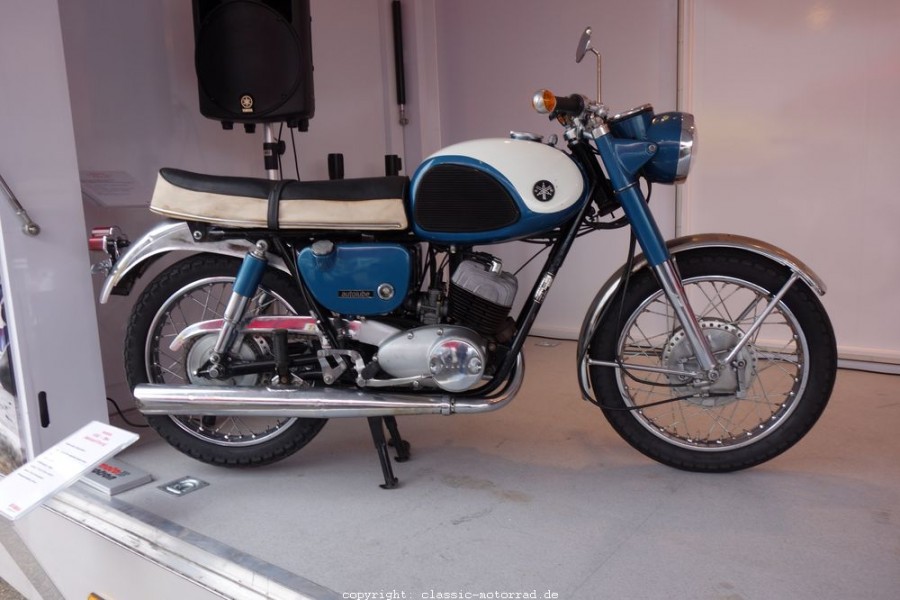 Sachsenring Classic 2015
Yamaha YDS3 - 250ccm - 1964
