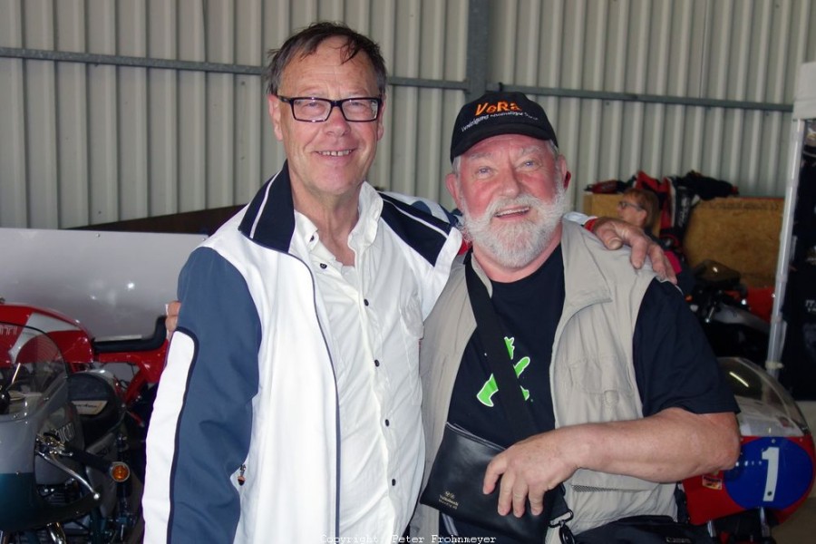 Odenwaldring Klassik - Flugplatz Walldürn
Gerd Vogt "der Weltenbummler" + VeRa Bürgermeister Hans-Jürgen Rothbrust
