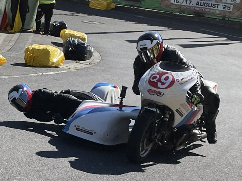 Mike Lothschütz, Breitenbach
Franziska Pfaff, Breitenbach
BMW R100, 1976, 998 ccm
