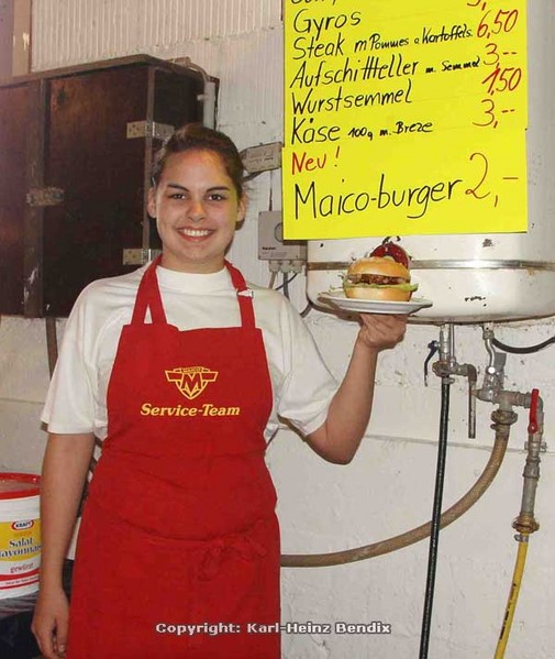 MAICO-Treffen in Rain am Lech, 25.-28. Mai 2006
Hier ist er, der Burger aller Burger, der „MAICO-Burger“, serviert vom charmanten MAICO-Service Team!

