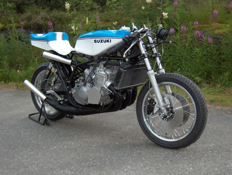 Suzuki TR 750 replica - von Juha Kaivonurmi
