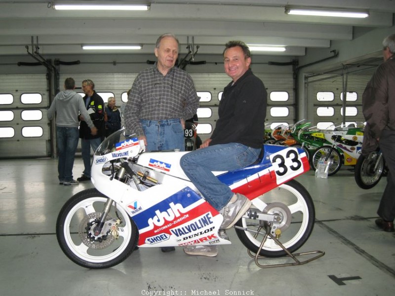 Hockenheim Classics 2013
Reiner Scheidhauer auf der Seel 80 ccm mit Horst Seel
Foto: Michael Sonnick
