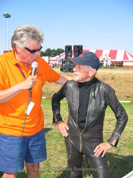 Classic Racing Moergestel 2006
Luigi Taveri beim Interview
