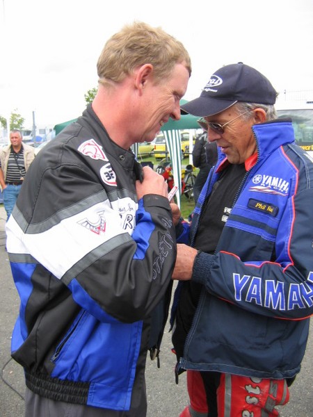 Tim Spindler als Autogrammjäger
