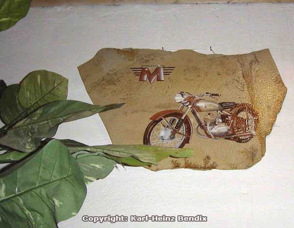 MAICO-Treffen in Rain am Lech, 25.-28. Mai 2006
Zu den Schätzen von Anton Mayr’s Sammlung gehört auch diese aus dem Solnhofener Steinbruch (wo auch der berühmte Archaeopteryx gefunden wurde!) stammende Schieferplatte mit einem MAICO-Fossil!

